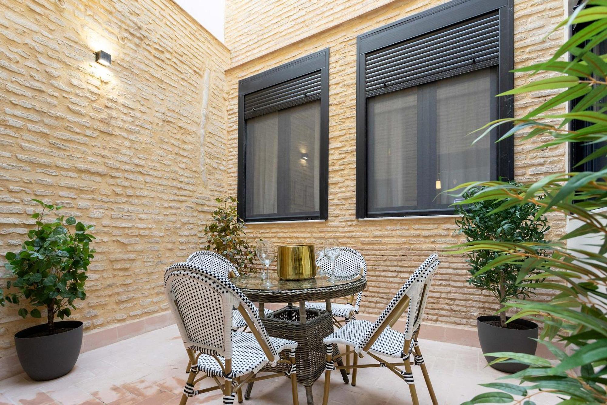 Genteel Home Acetres Sevilla Bagian luar foto